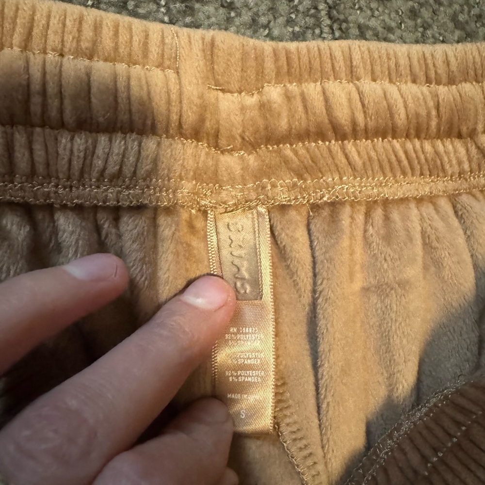Skims teddy Velour Wide-Leg Lounge Pants - Taupe & crop hooded zip up - Picture 4 of 8